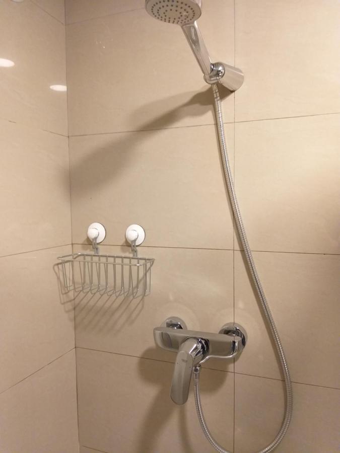 Apartament Z Ogrodem Tychy Esterno foto